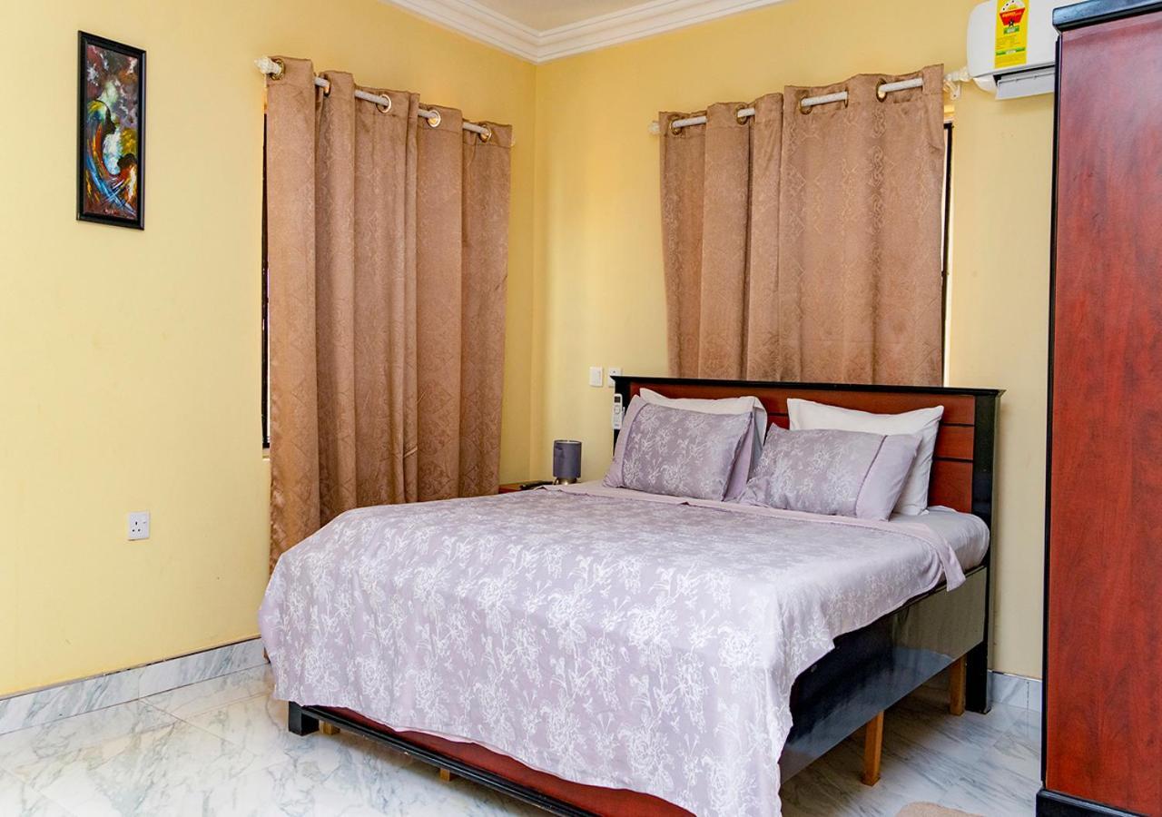 La-Viv Royal Hotel Kumasi Esterno foto