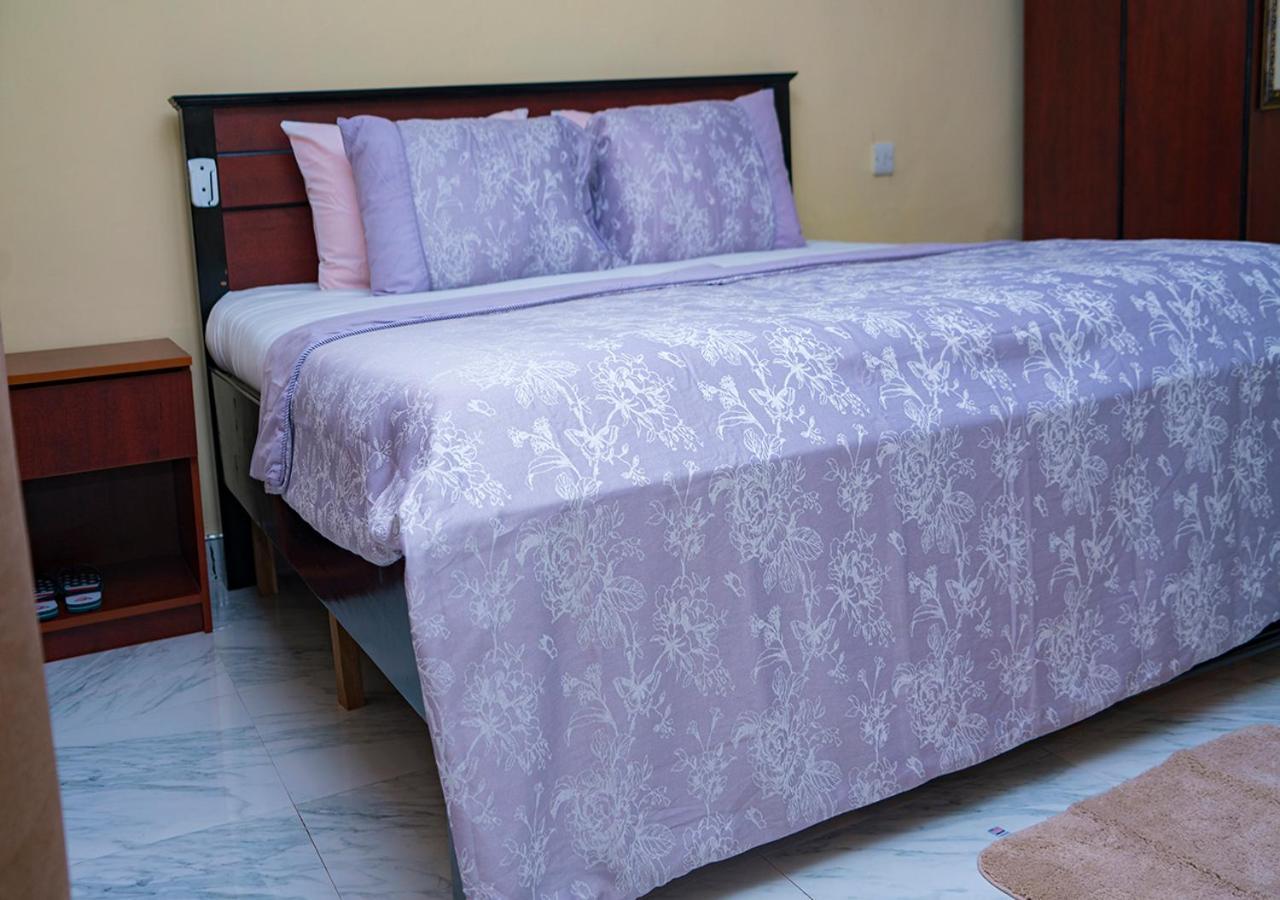 La-Viv Royal Hotel Kumasi Esterno foto